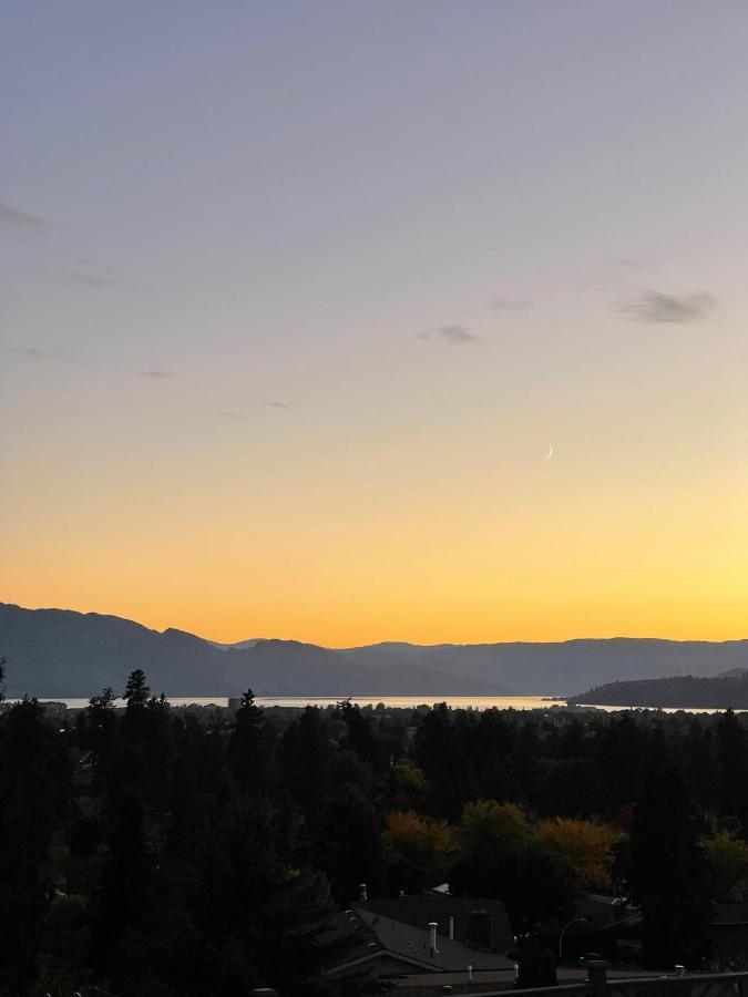 A Vista Villa Couples Retreat Kelowna Dış mekan fotoğraf