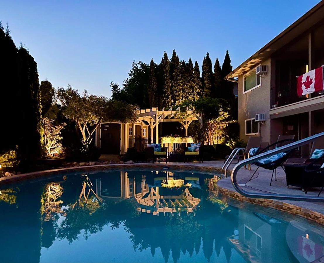 A Vista Villa Couples Retreat Kelowna Dış mekan fotoğraf